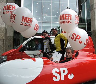 Harry van Bommel in the rocket bike