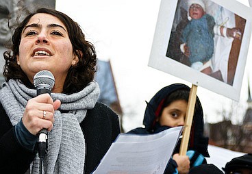 Sadet Karabulut tijdens de demonstratie