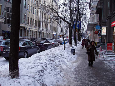 Winter street-scene in Kiev 