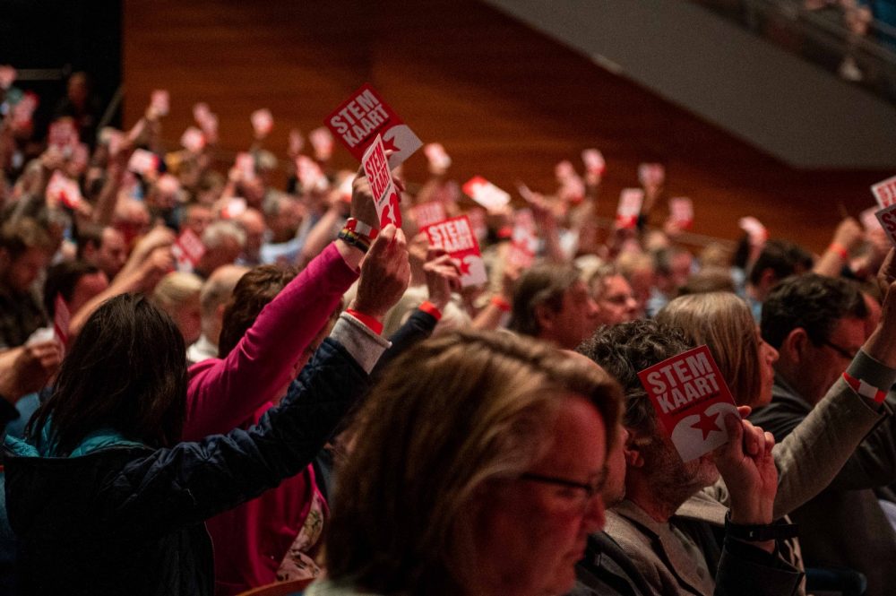 SP Congress adopts modernized programme of principles 'The Whole of ...